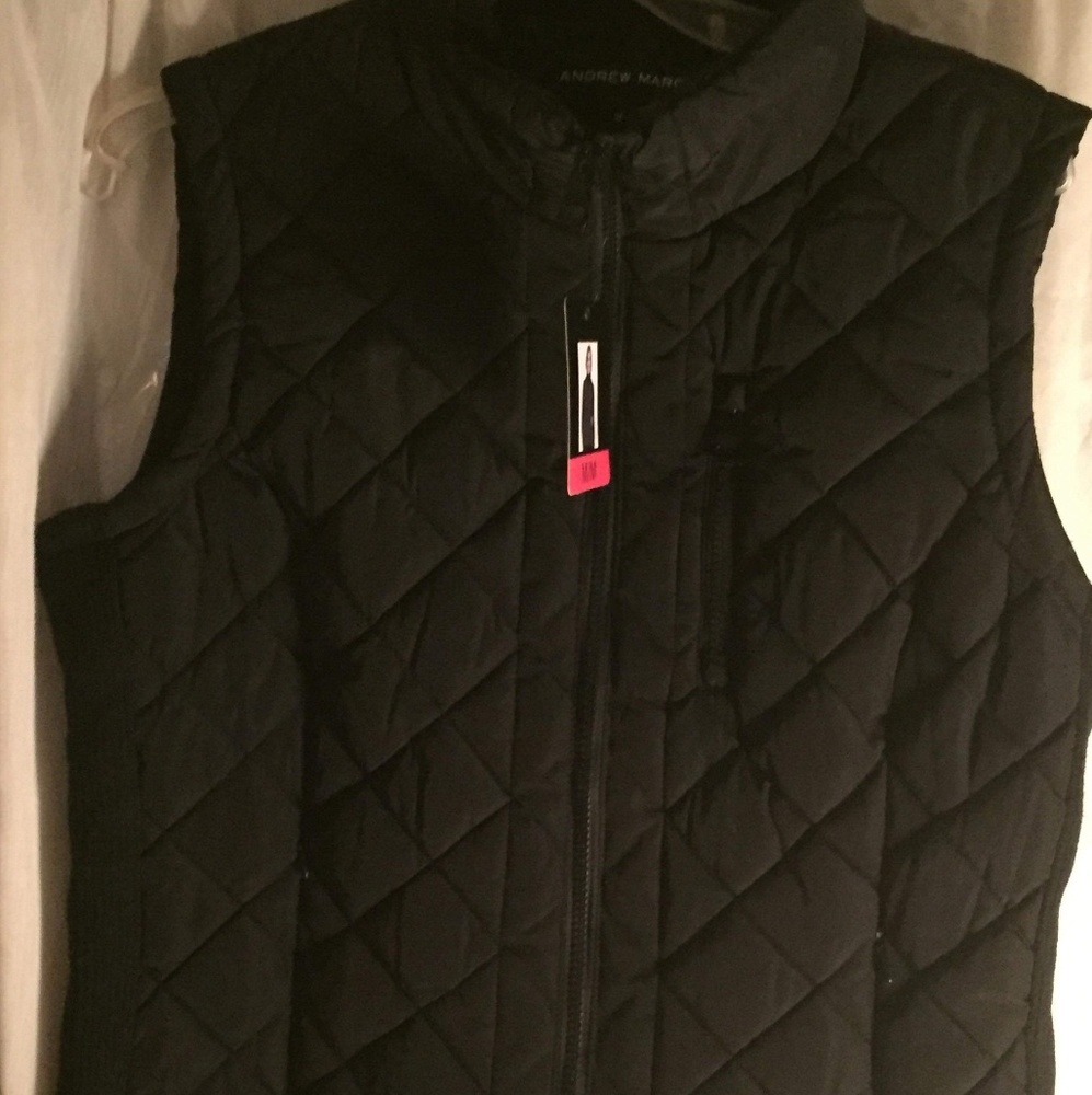 NWT Andrew Marc Black Quilted Ladies zip up Vest
